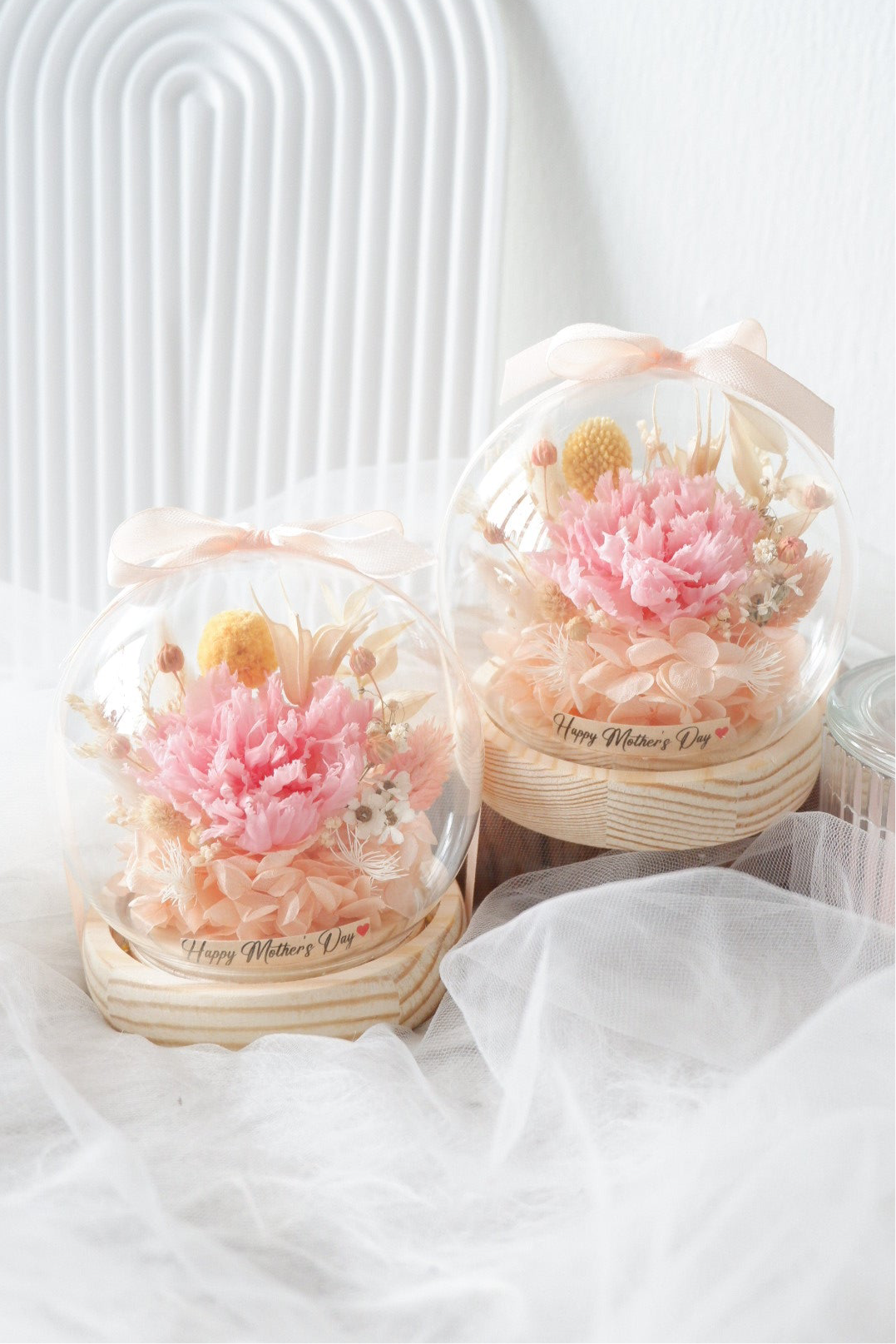 Petit Carnation Preserved Flower Snow Globe